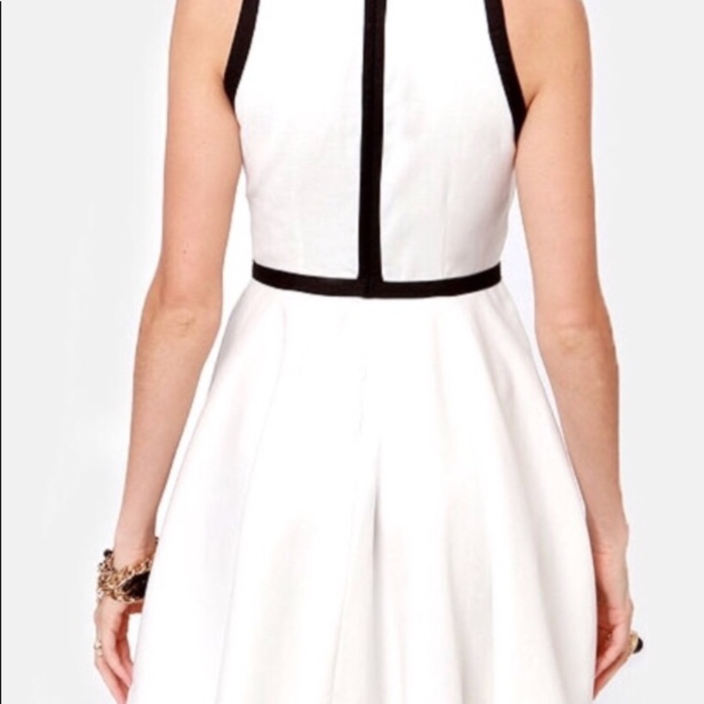 Black and White Dress - Picture 3 of 5
